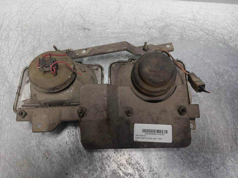 Recambio de faro derecho para nissan vanette (c 220) referencia OEM IAM   