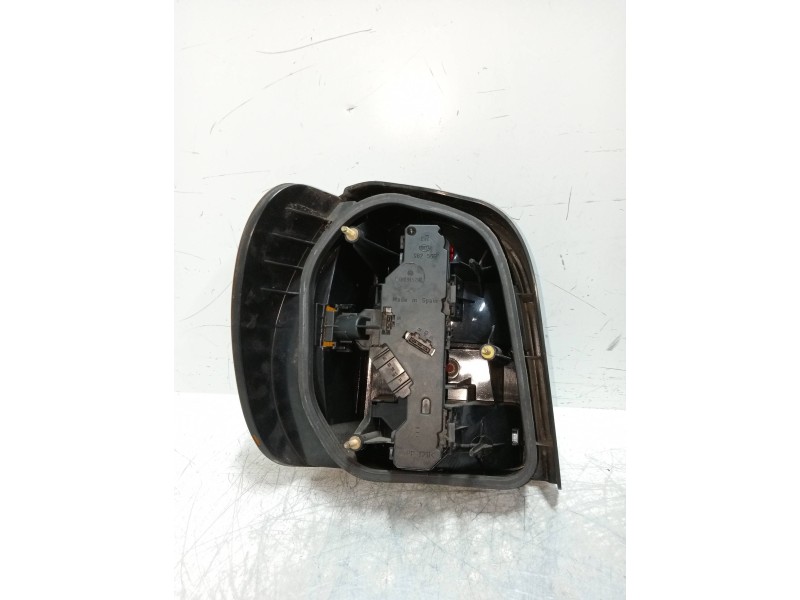 Recambio de piloto trasero derecho para volkswagen polo berlina (6n1) 1.4 referencia OEM IAM   