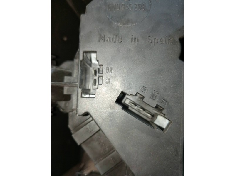 Recambio de piloto trasero derecho para volkswagen polo berlina (6n1) 1.4 referencia OEM IAM   
