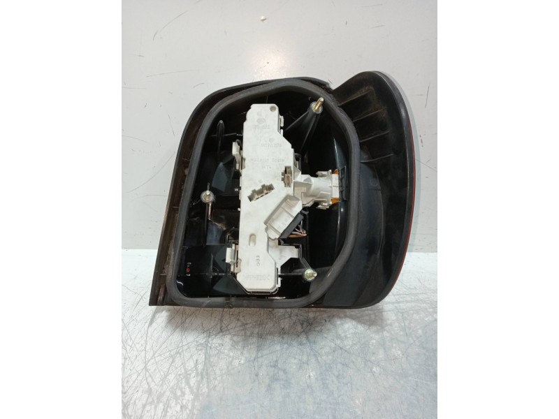 Recambio de piloto trasero izquierdo para volkswagen polo berlina (6n1) básico referencia OEM IAM   