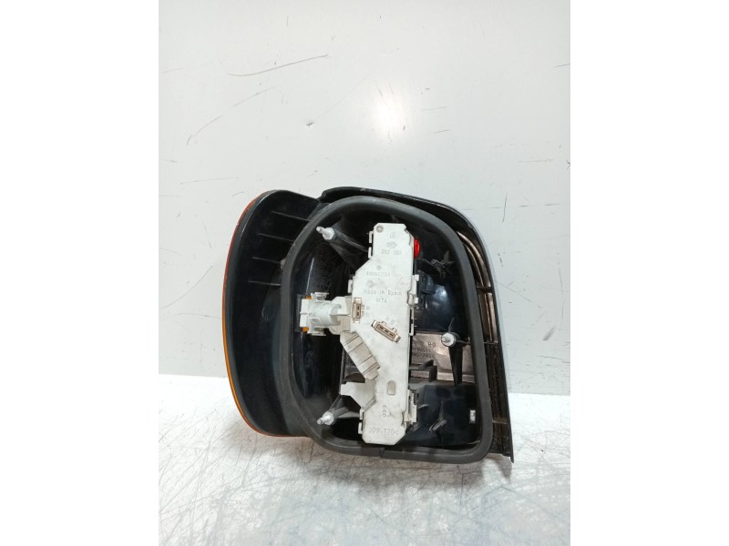 Recambio de piloto trasero derecho para volkswagen polo berlina (6n1) 1.9 diesel referencia OEM IAM    Recambio de piloto trasero derecho para volkswagen polo berlina (6n1) 1.9 diesel referencia OEM IAM