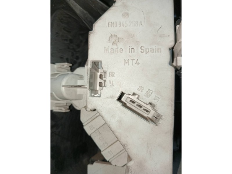 Recambio de piloto trasero derecho para volkswagen polo berlina (6n1) 1.9 diesel referencia OEM IAM    Recambio de piloto trasero derecho para volkswagen polo berlina (6n1) 1.9 diesel referencia OEM IAM