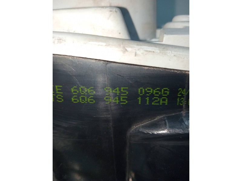 Recambio de piloto trasero derecho para volkswagen polo (9n1) conceptline referencia OEM IAM 6Q6945096G  