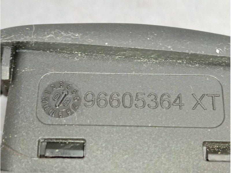 Recambio de mando elevalunas delantero izquierdo para citroen c3 1.4 hdi cool referencia OEM IAM 96605364XT 96401469XT CENTRAL