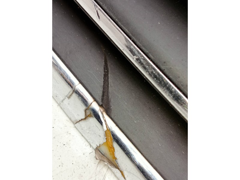 Recambio de rejilla delantera para volkswagen passat berlina (3b3) executive referencia OEM IAM   