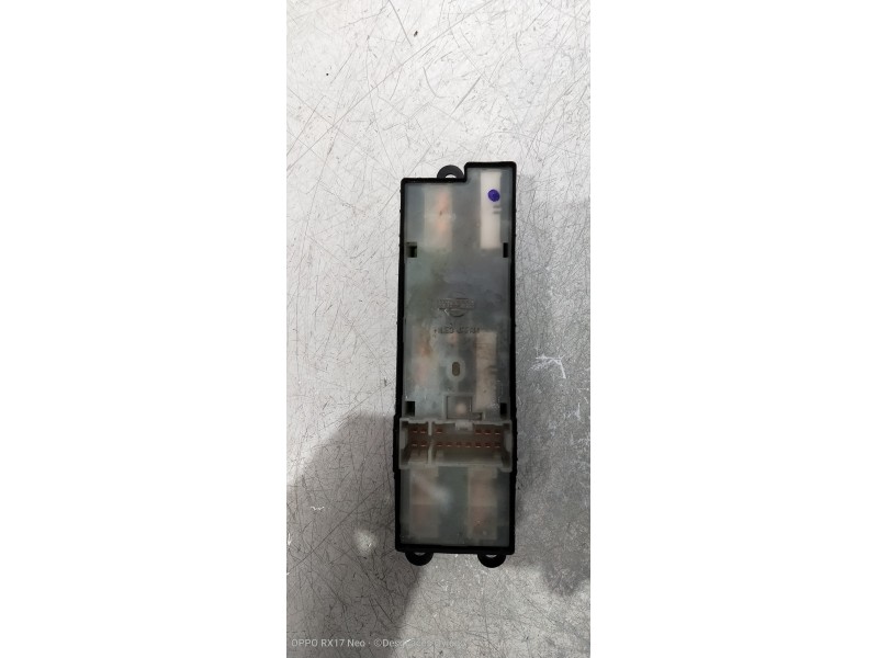 Recambio de mando elevalunas delantero izquierdo para nissan almera tino (v10m) 2.2 dci diesel cat referencia OEM IAM   