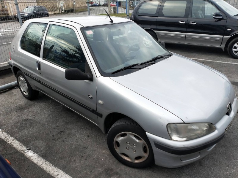 peugeot 106 (s2) del año 2001