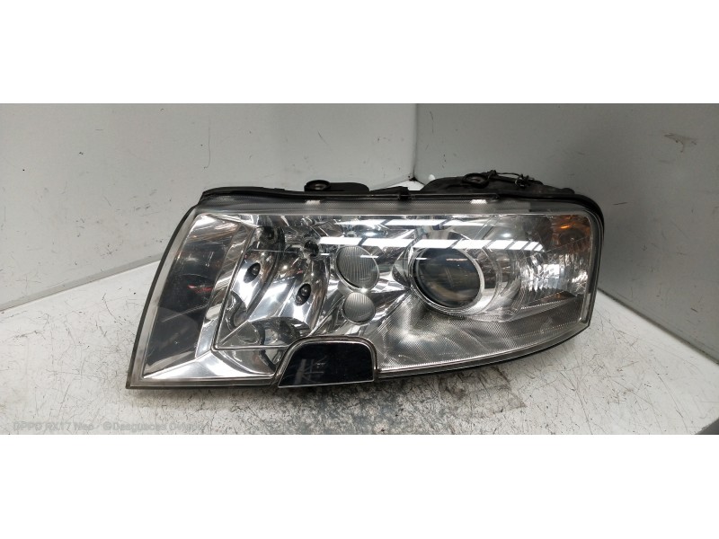 Recambio de faro izquierdo para skoda superb (3u4) classic referencia OEM IAM   
