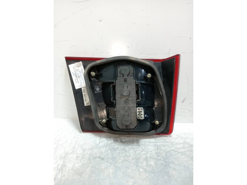 Recambio de piloto trasero derecho interior para volvo serie 940 berlina/familiar 2.3 cat referencia OEM IAM   