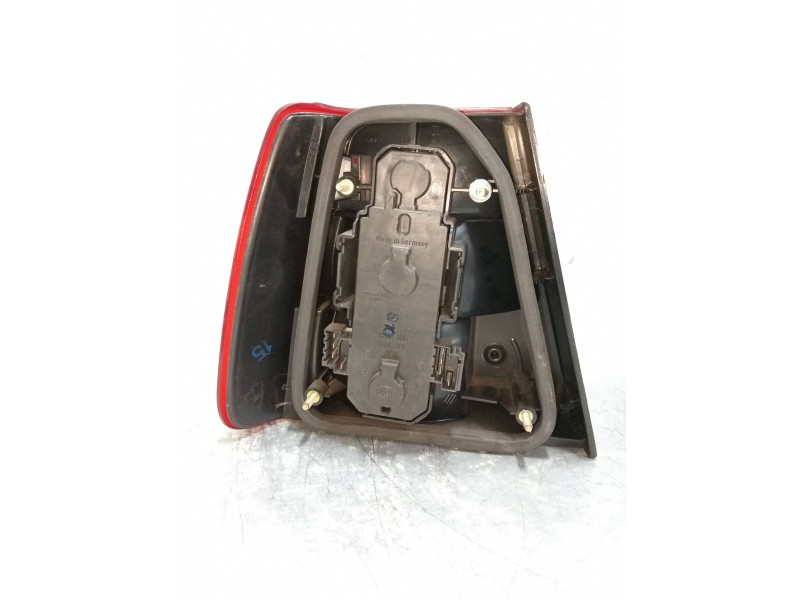 Recambio de piloto trasero derecho para volvo serie 940 berlina/familiar 2.3 gle berlina referencia OEM IAM   