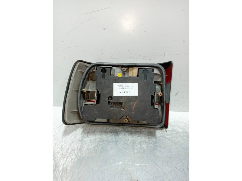 Recambio de piloto trasero derecho para volvo serie 850 2.5 turbodiesel referencia OEM IAM   