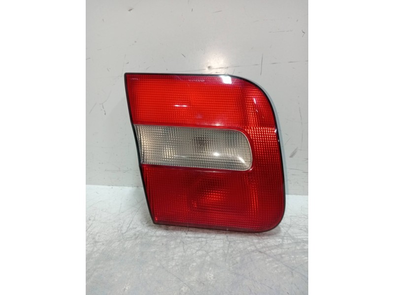 Recambio de piloto trasero izquierdo interior para volvo s70 berlina 2.5 cat referencia OEM IAM   