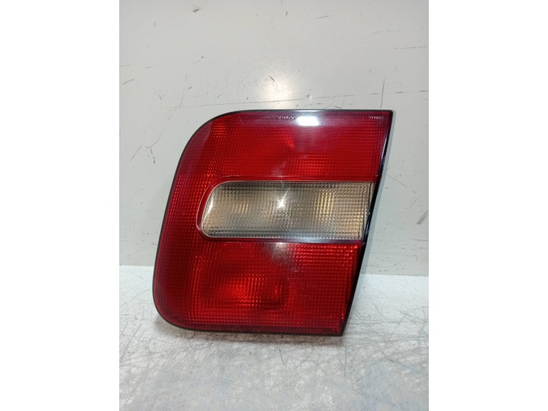 Recambio de piloto trasero derecho interior para volvo s70 berlina 2.5 turbodiesel referencia OEM IAM   