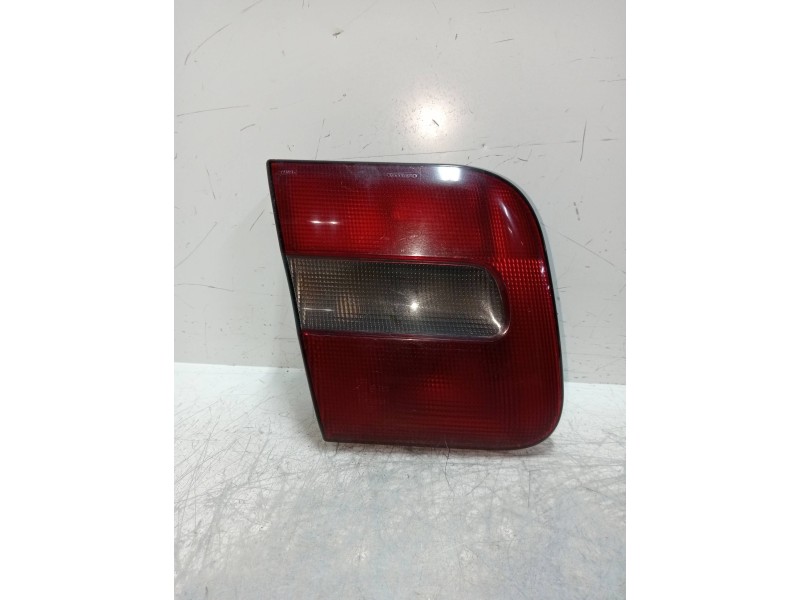 Recambio de piloto trasero izquierdo interior para volvo s70 berlina 2.5 turbodiesel referencia OEM IAM   