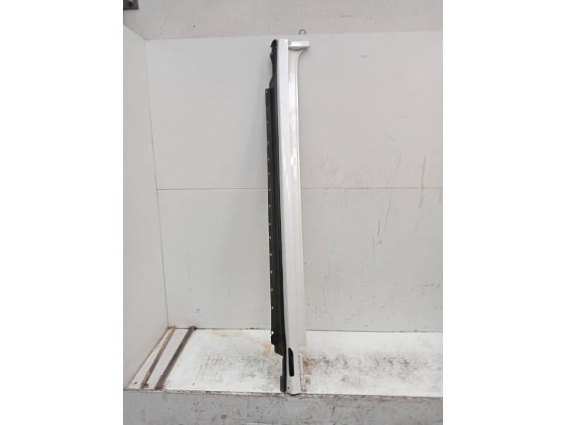 Recambio de faldon lateral para bmw serie x3 (g01) referencia OEM IAM   DERECHO