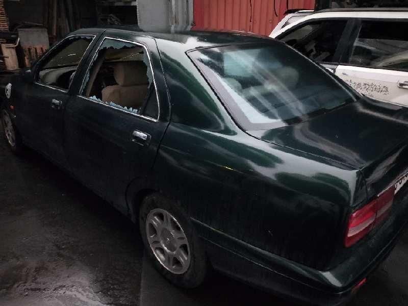 lancia kappa berlina del año 2000