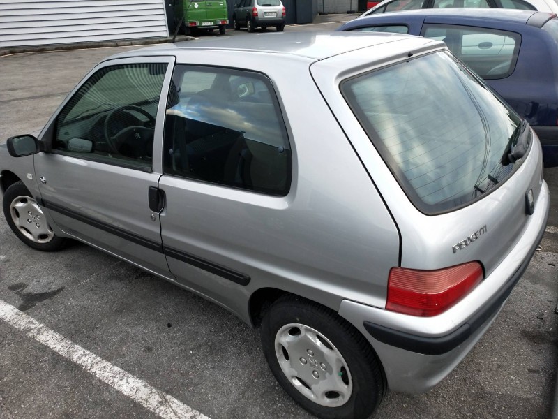 peugeot 106 (s2) del año 2001