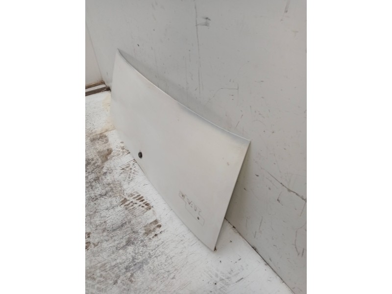 Recambio de tapa maletero para seat 127 0.9 referencia OEM IAM   