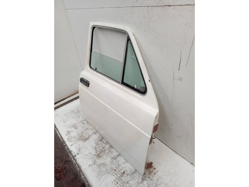 Recambio de puerta delantera derecha para seat 127 0.9 referencia OEM IAM   5P