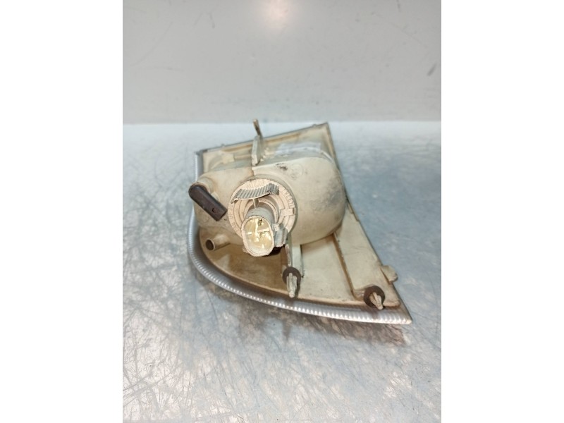 Recambio de piloto delantero izquierdo para volvo s40 berlina 1.9 diesel referencia OEM IAM 30854653  