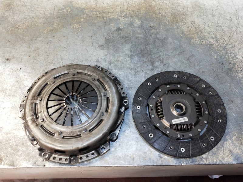 Recambio de kit embrague para citroen c4 coupe cool referencia OEM IAM   