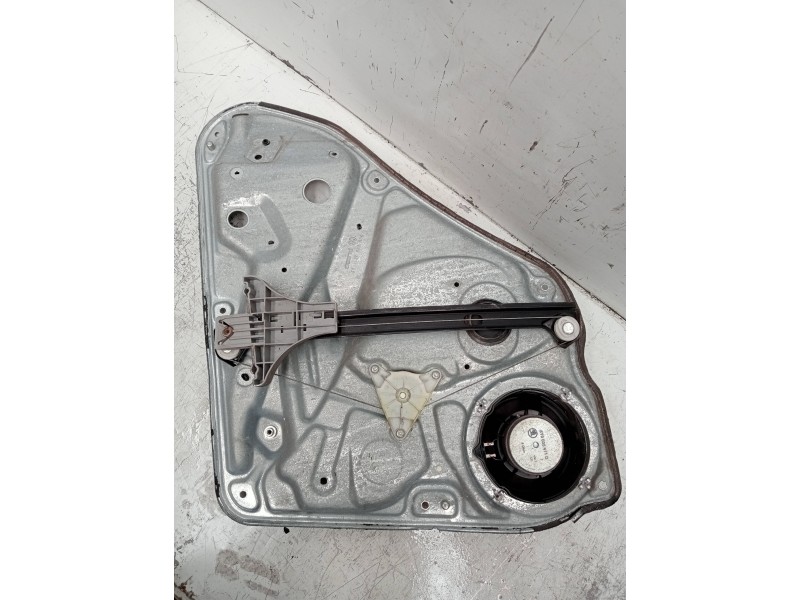 Recambio de elevalunas trasero izquierdo para skoda superb (3u4) classic referencia OEM IAM 3B9839755C13 3U6839751AR 4P