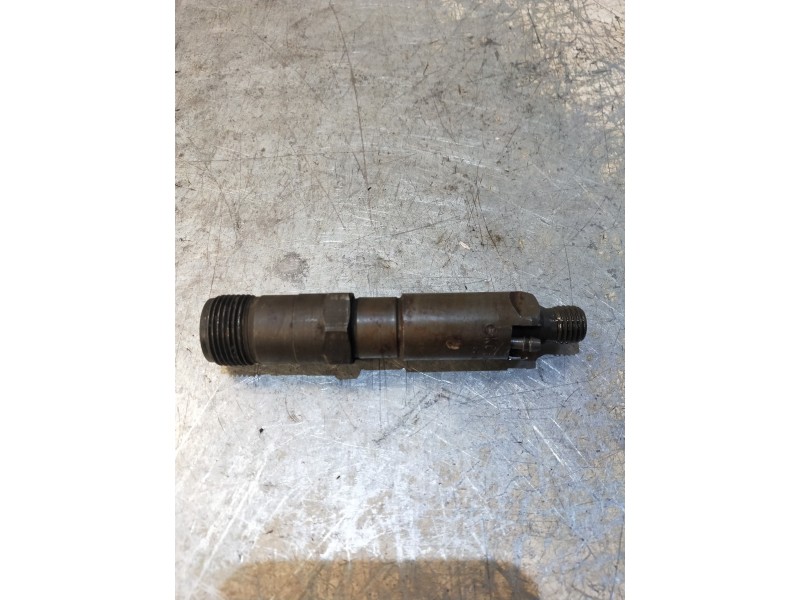 Recambio de inyector para mercedes clase c (w202) berlina 250 td (202.128) referencia OEM IAM 0000100651 KCE27S3 BOSCH