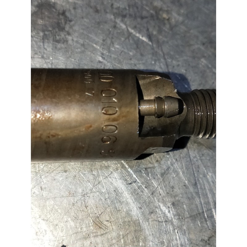 Recambio de inyector para mercedes clase c (w202) berlina 250 td (202.128) referencia OEM IAM 0000100651 KCE27S3 BOSCH