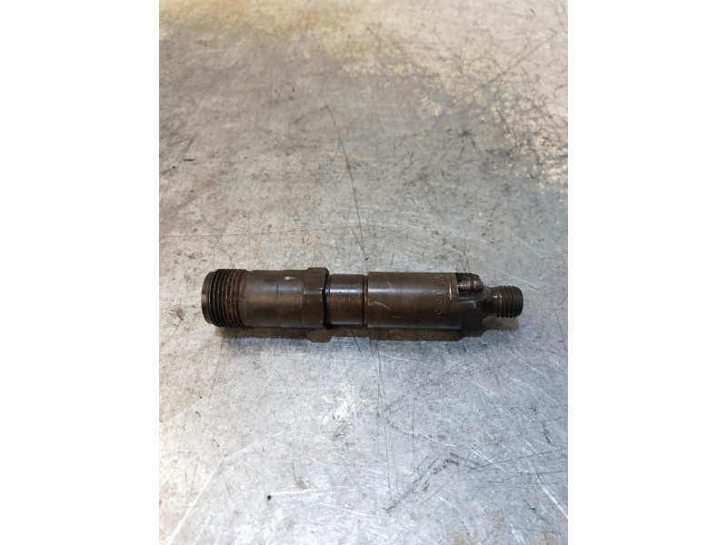 Recambio de inyector para mercedes clase c (w202) berlina 250 td (202.128) referencia OEM IAM 0000100651 KCE27S3 BOSCH