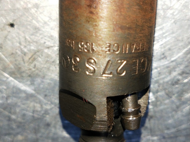 Recambio de inyector para mercedes clase c (w202) berlina 250 td (202.128) referencia OEM IAM 0000100651 KCE27S3 BOSCH