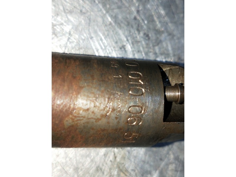 Recambio de inyector para mercedes clase c (w202) berlina 250 td (202.128) referencia OEM IAM 0000100651 KCE27S3 BOSCH