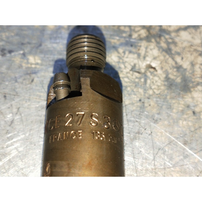 Recambio de inyector para mercedes clase c (w202) berlina 250 td (202.128) referencia OEM IAM 0000100651 KCE27S3 BOSCH