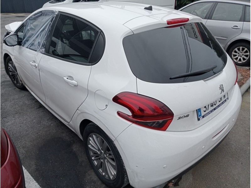 peugeot 208 del año 2016