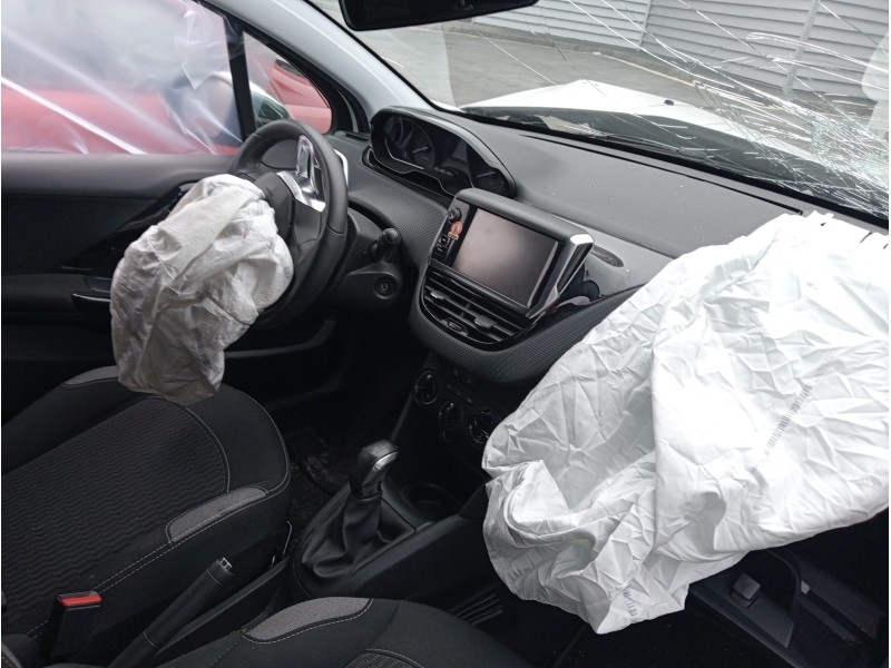 peugeot 208 del año 2016