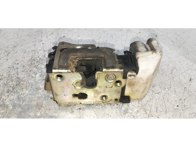 Recambio de motor cierre centralizado trasero izquierdo para fiat punto berlina (188) 1.9 d (i) referencia OEM IAM   