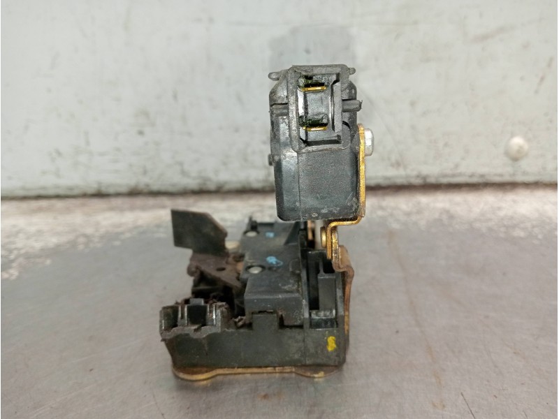 Recambio de motor cierre centralizado delantero derecho para renault twingo (co6) 1.2 (c066/67/68) referencia OEM IAM   3P