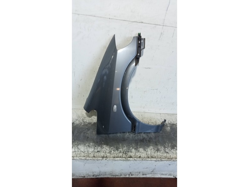 Recambio de aleta delantera derecha para opel zafira a blue line referencia OEM IAM   
