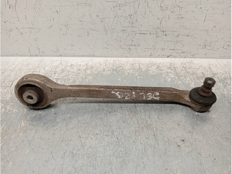 Recambio de brazo suspension superior delantero izquierdo para volkswagen passat berlina (3b3) executive referencia OEM IAM 8D04
