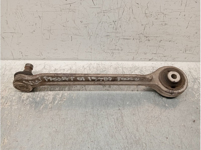 Recambio de brazo suspension superior delantero izquierdo para volkswagen passat berlina (3b3) executive referencia OEM IAM 8D04