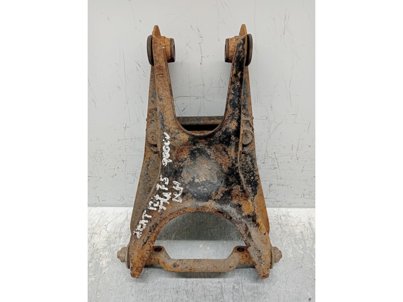 Recambio de brazo suspension superior trasero derecho para seat 127 0.9 referencia OEM IAM   