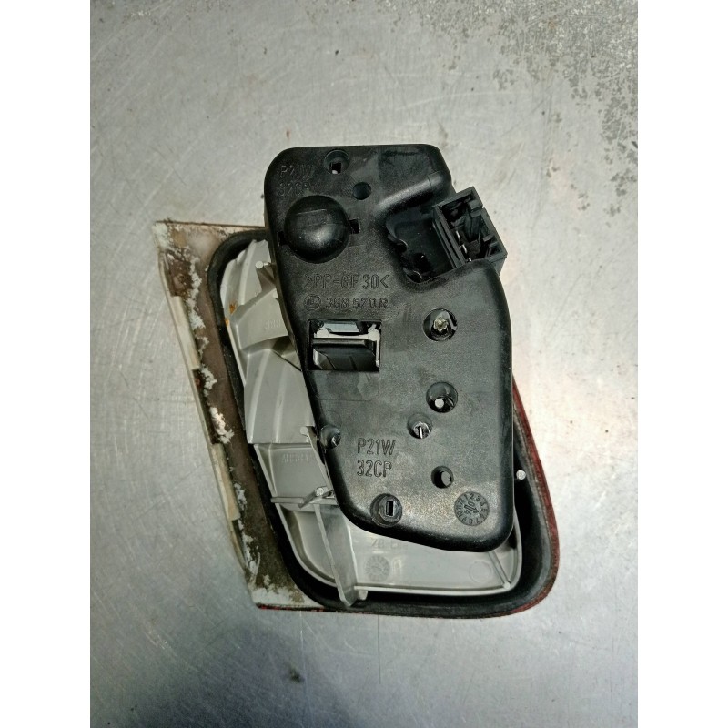 Recambio de piloto trasero derecho interior para bmw serie 3 berlina (e46) 320d referencia OEM IAM 6907946 388512 
