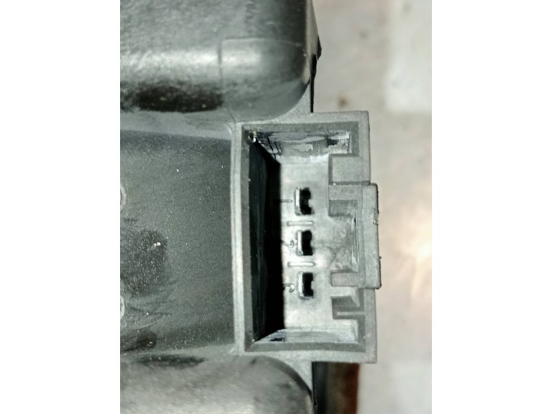 Recambio de piloto trasero derecho interior para bmw serie 3 berlina (e46) 320d referencia OEM IAM 6907946 388512 