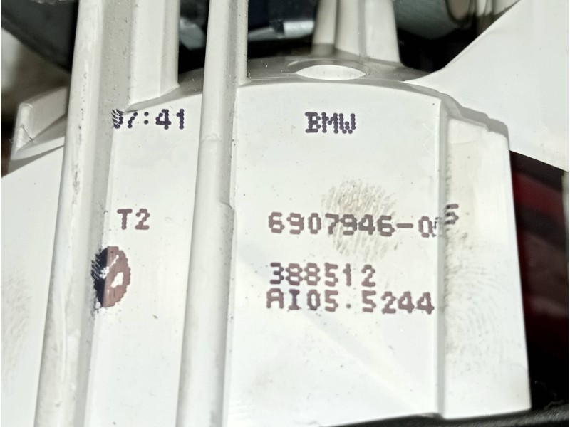 Recambio de piloto trasero derecho interior para bmw serie 3 berlina (e46) 320d referencia OEM IAM 6907946 388512 