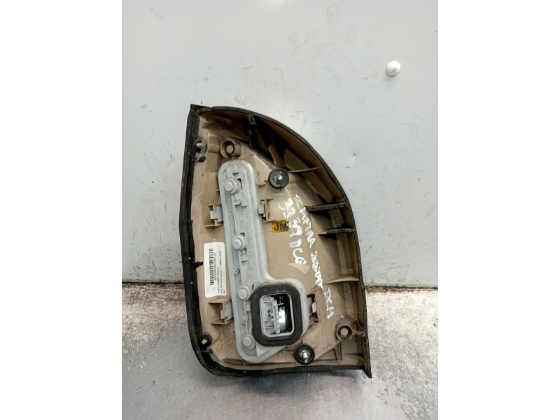 Recambio de piloto trasero derecho para opel zafira a elegance referencia OEM IAM 62281  