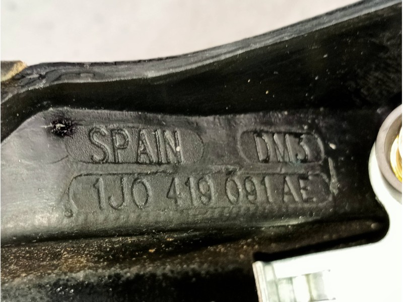 Recambio de volante para seat leon (1m1) signo referencia OEM IAM 1J0419091AE  
