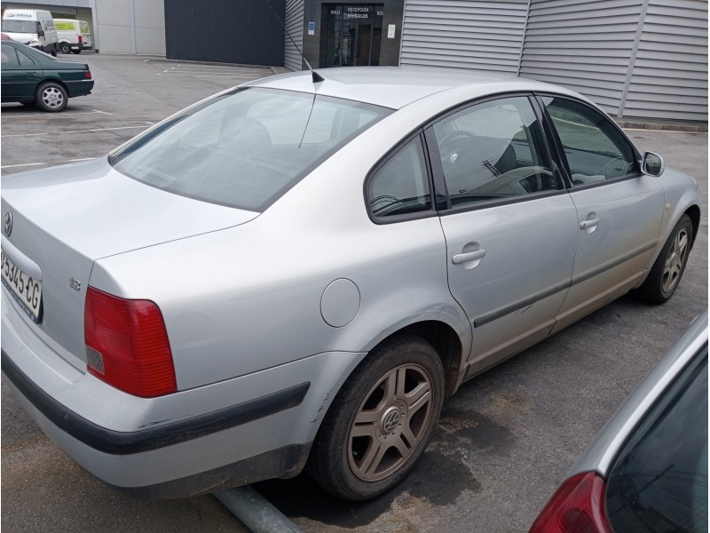 volkswagen passat berlina (3b2) del año 2000