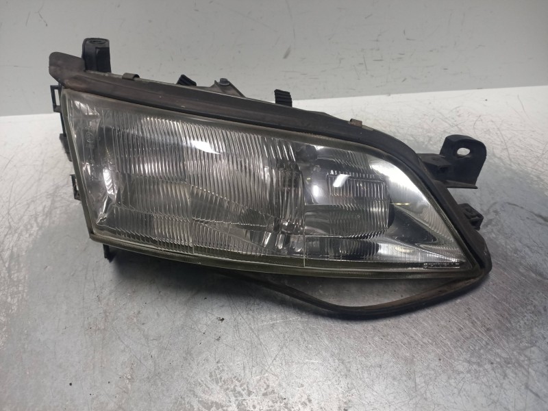 Recambio de faro derecho para opel vectra b berlina 1.6 referencia OEM IAM   