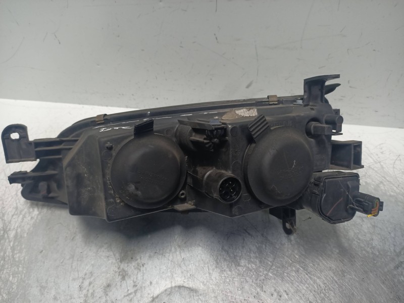 Recambio de faro derecho para opel vectra b berlina 1.6 referencia OEM IAM   
