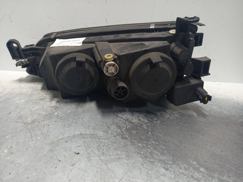 Recambio de faro derecho para opel vectra b berlina cd referencia OEM IAM   