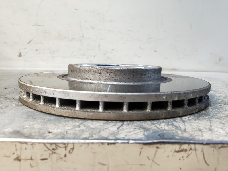 Recambio de disco freno delantero para opel corsa c silverline referencia OEM IAM   VENTILADO